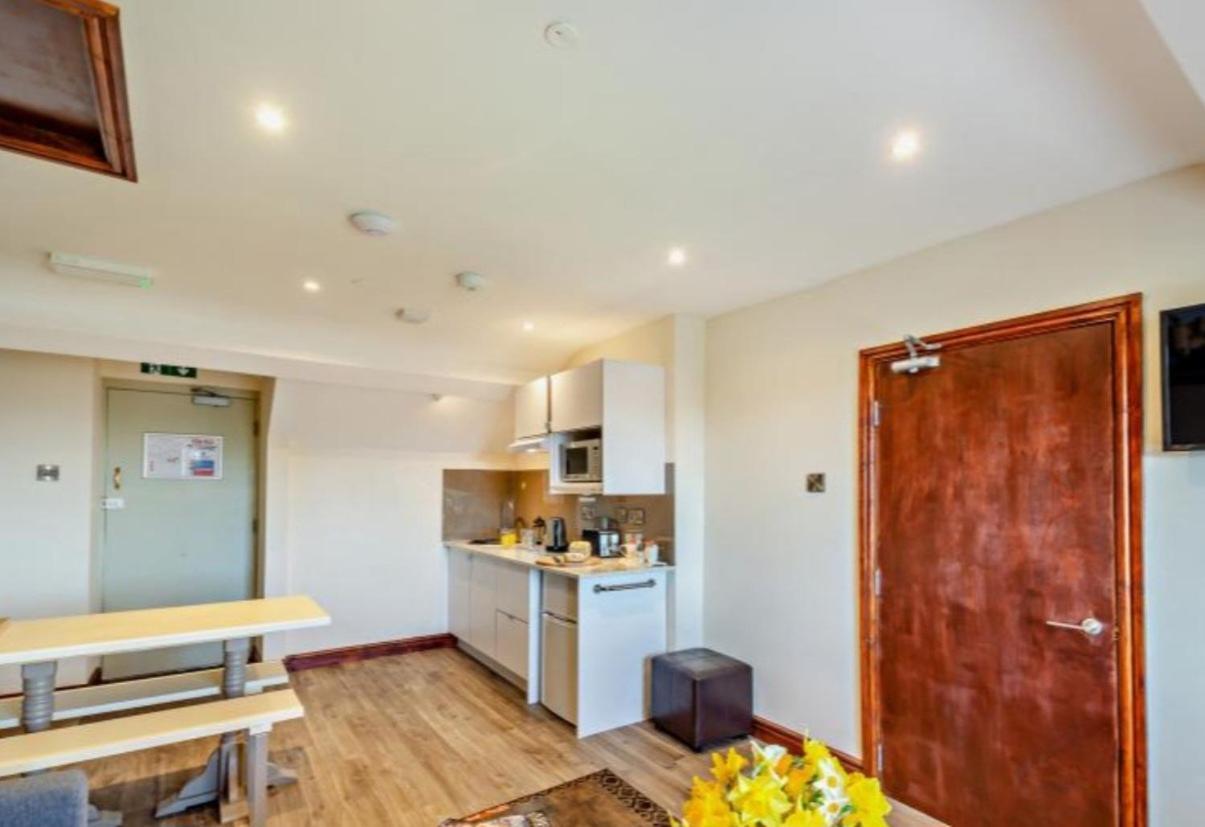 Lion Hotel & Studio Apartments Criccieth Exterior foto