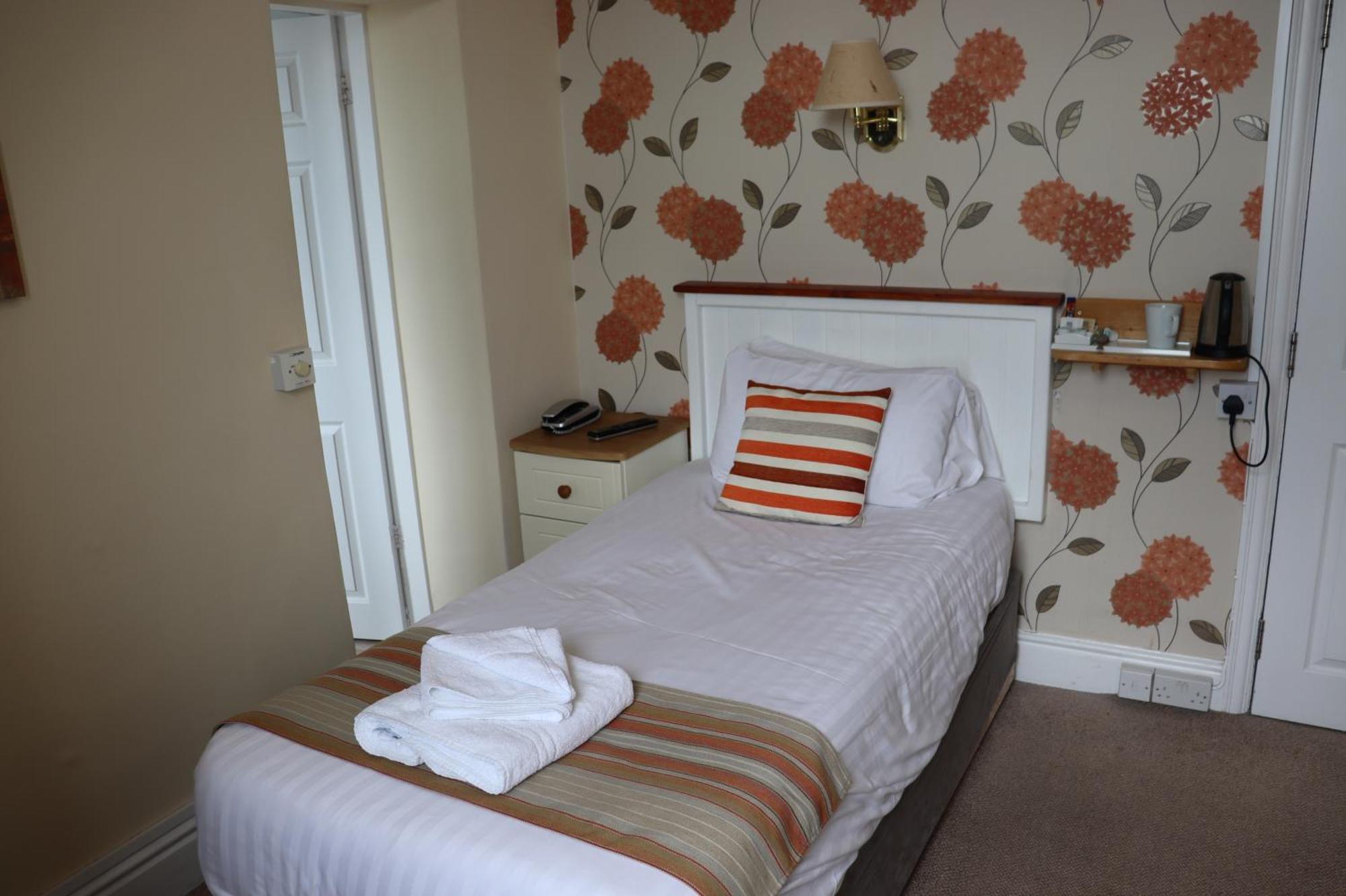 Lion Hotel & Studio Apartments Criccieth Exterior foto