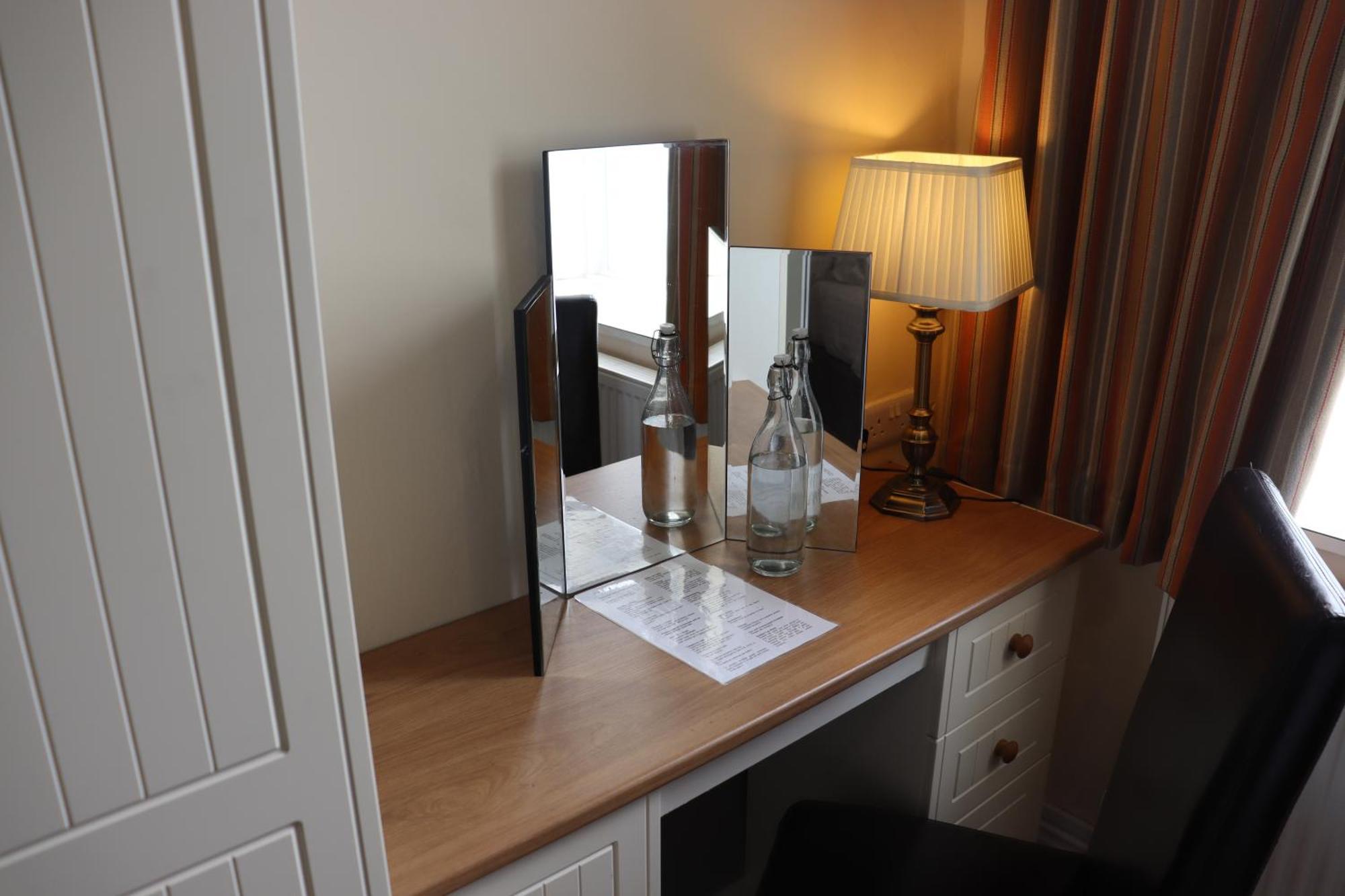 Lion Hotel & Studio Apartments Criccieth Exterior foto