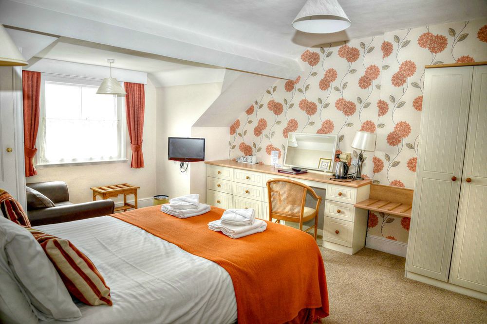 Lion Hotel & Studio Apartments Criccieth Exterior foto